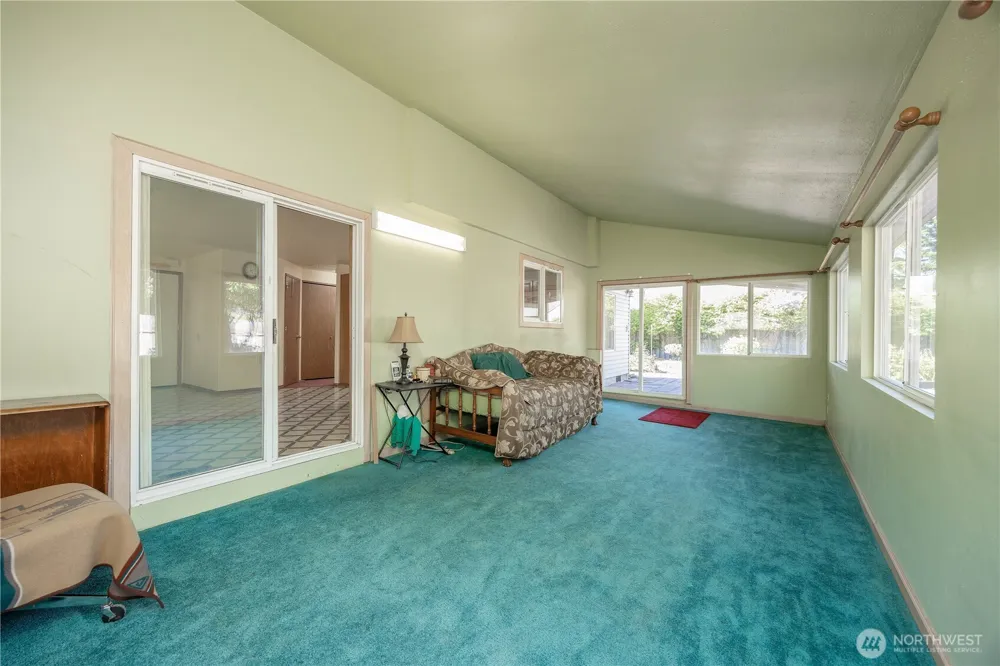 711 NE 175 AVENUE Vancouver, WA 98684