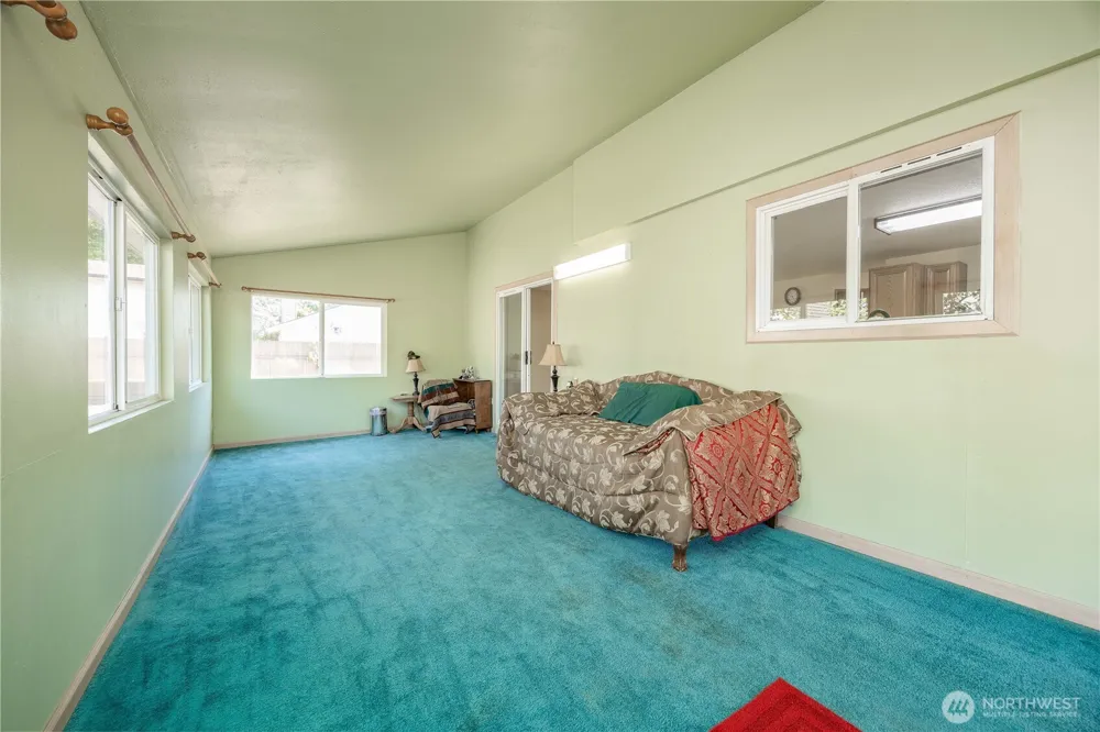 711 NE 175 AVENUE Vancouver, WA 98684