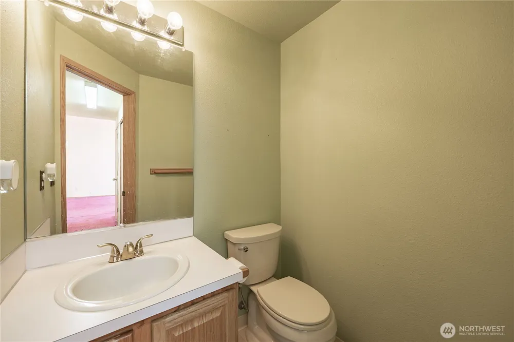 711 NE 175 AVENUE Vancouver, WA 98684