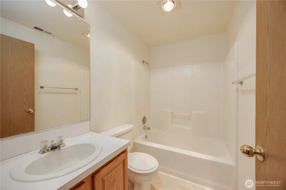 711 NE 175 AVENUE Vancouver, WA 98684
