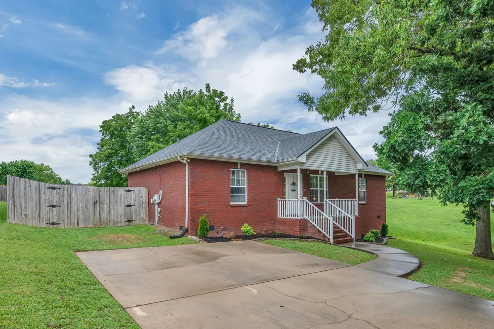 2029 Sunday Silence Dr Greenbrier, TN 37073