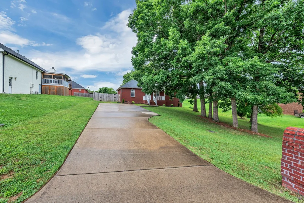 2029 Sunday Silence Dr Greenbrier, TN 37073