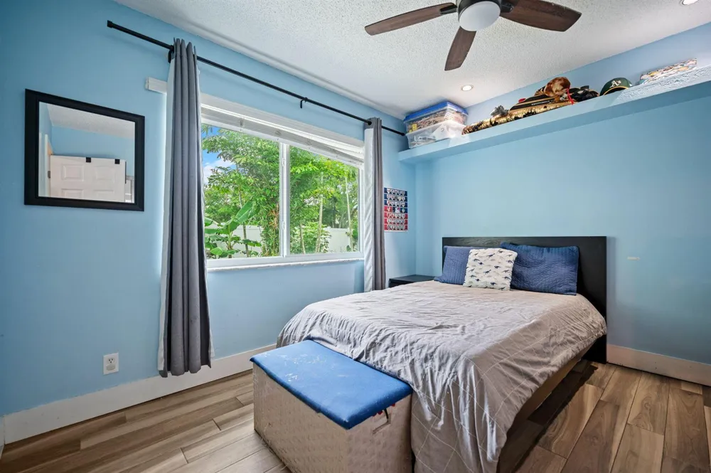 5591 SW 99th Avenue Cooper City, FL 33328