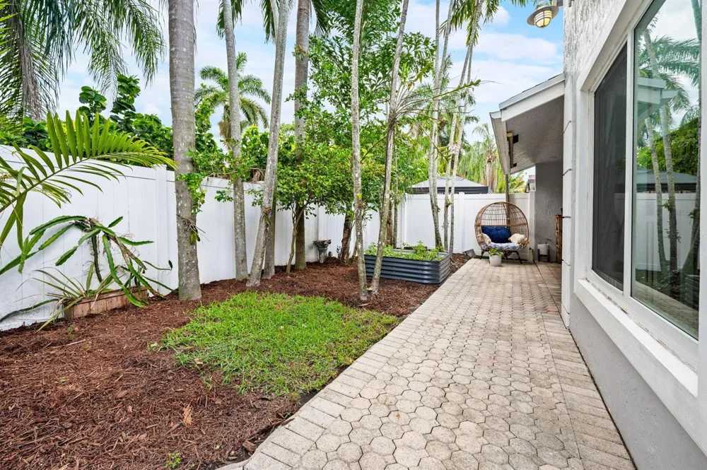 5591 SW 99th Avenue Cooper City, FL 33328