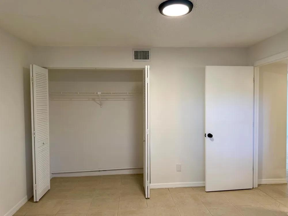 400 18th Street #B4 Vero Beach, FL 32960
