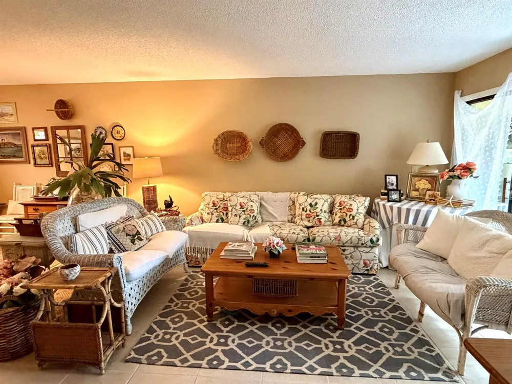 400 18th Street #B4 Vero Beach, FL 32960