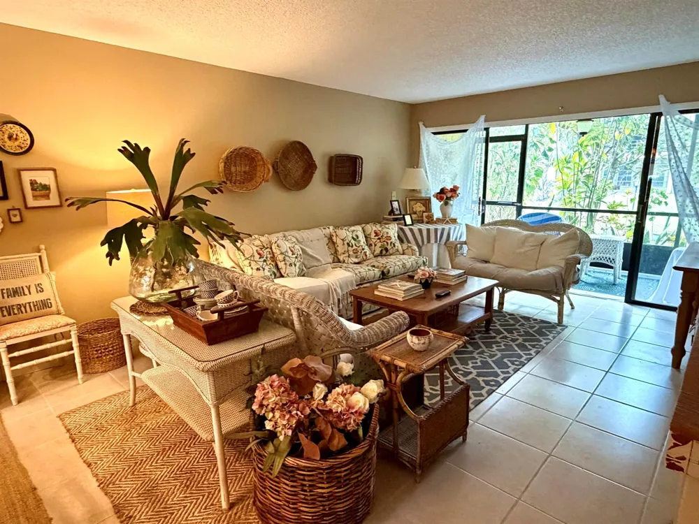 400 18th Street #B4 Vero Beach, FL 32960
