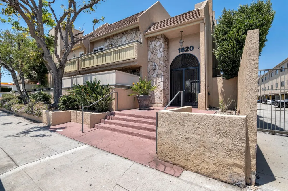 1620 San Fernando #52 Burbank, CA 91504