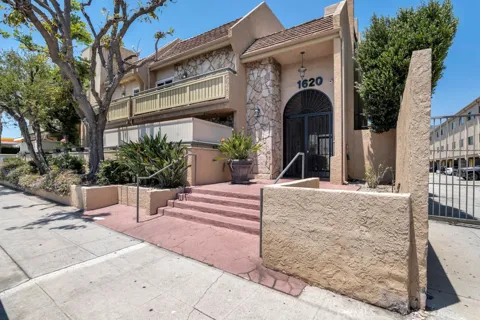 1620 San Fernando #52