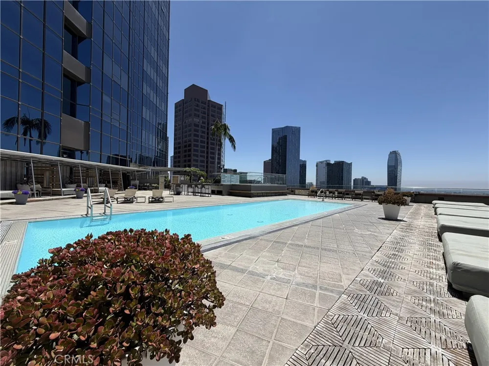 1100 Wilshire #2901 Los Angeles, CA 90017