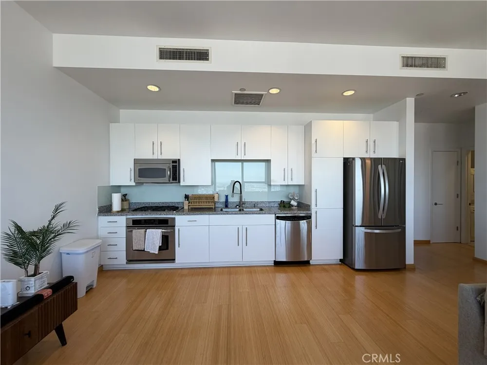 1100 Wilshire #2901 Los Angeles, CA 90017