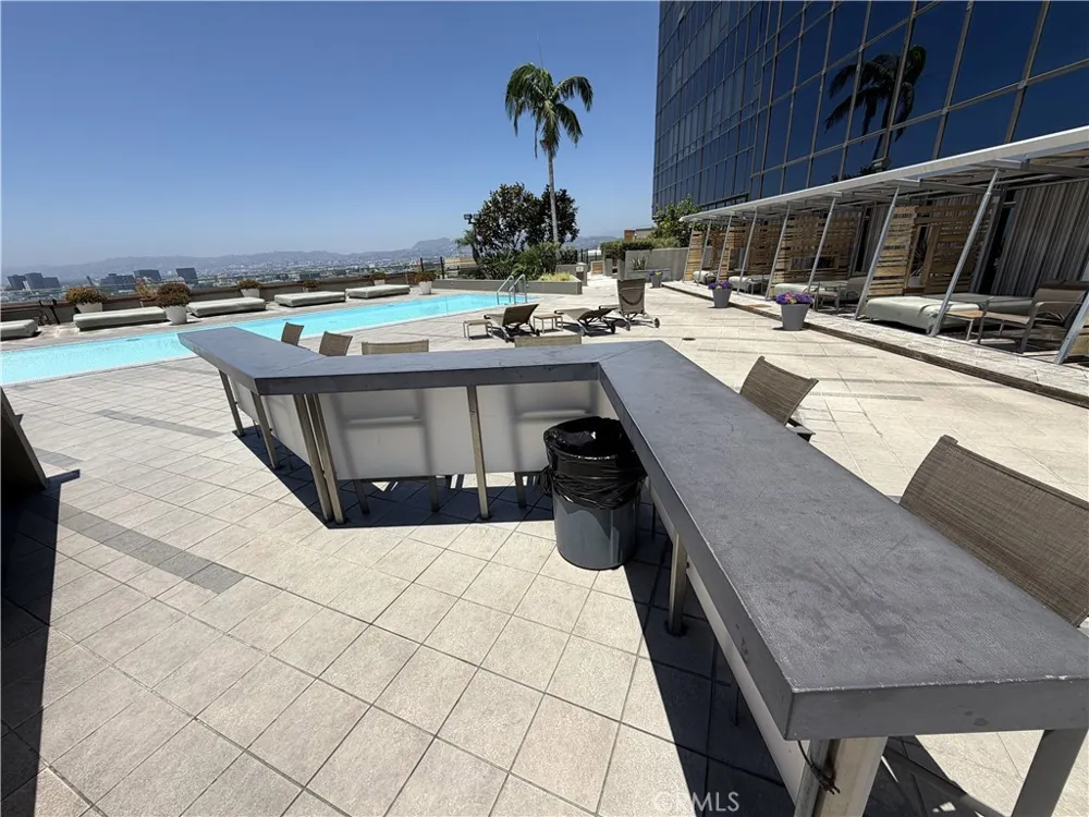 1100 Wilshire #2901 Los Angeles, CA 90017