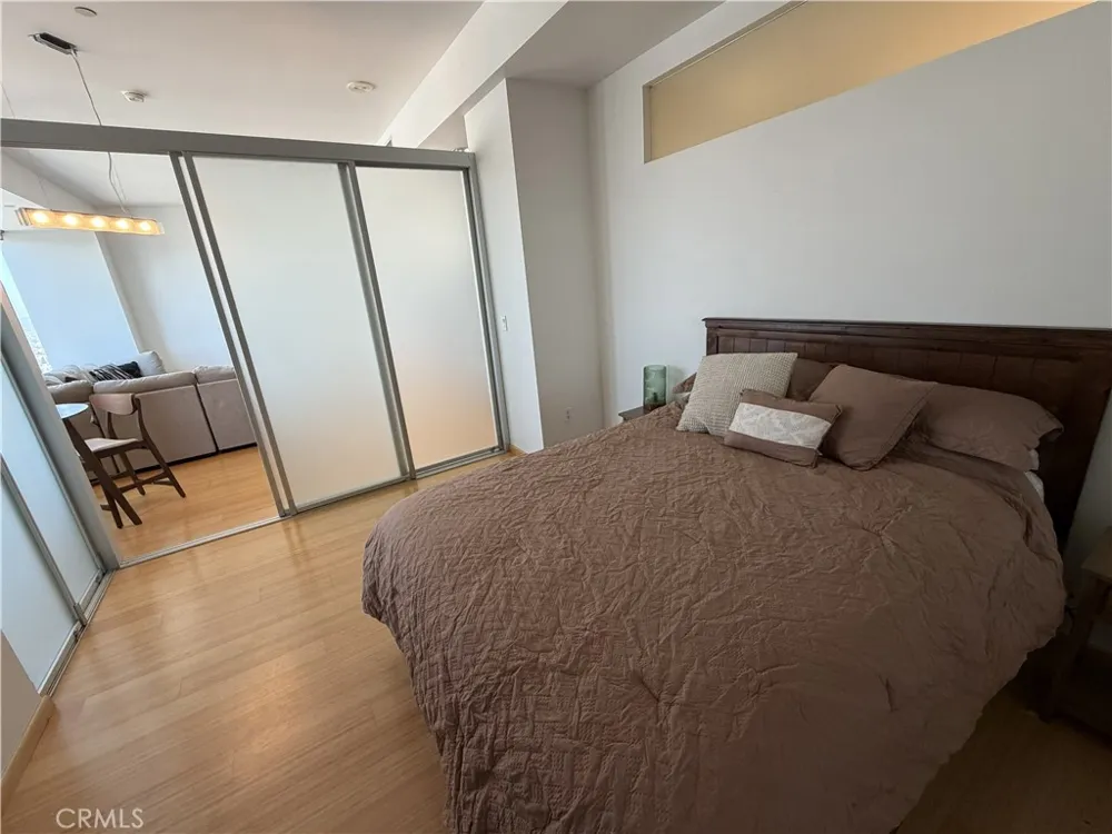 1100 Wilshire #2901 Los Angeles, CA 90017