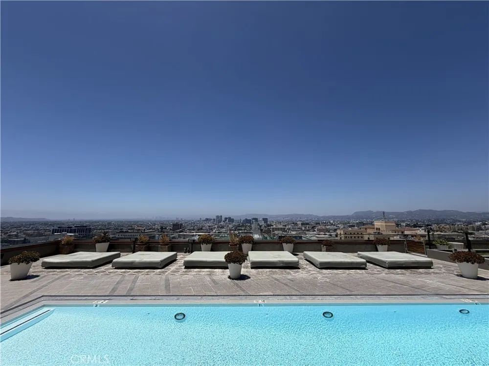 1100 Wilshire #2901 Los Angeles, CA 90017