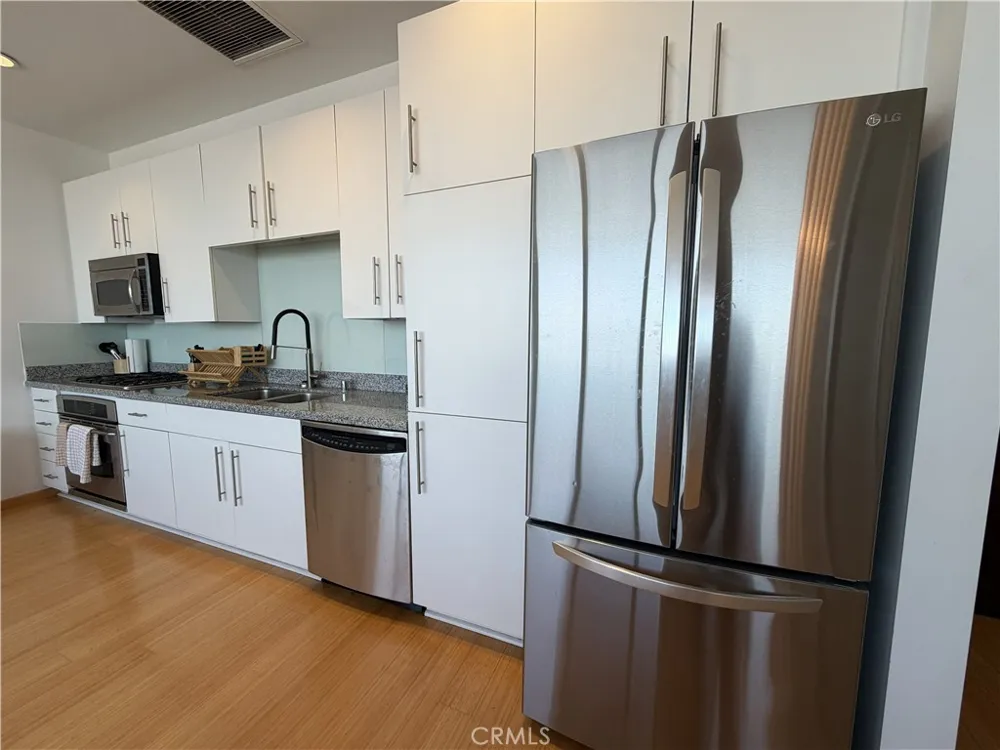 1100 Wilshire #2901 Los Angeles, CA 90017