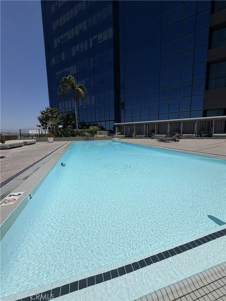 1100 Wilshire #2901 Los Angeles, CA 90017