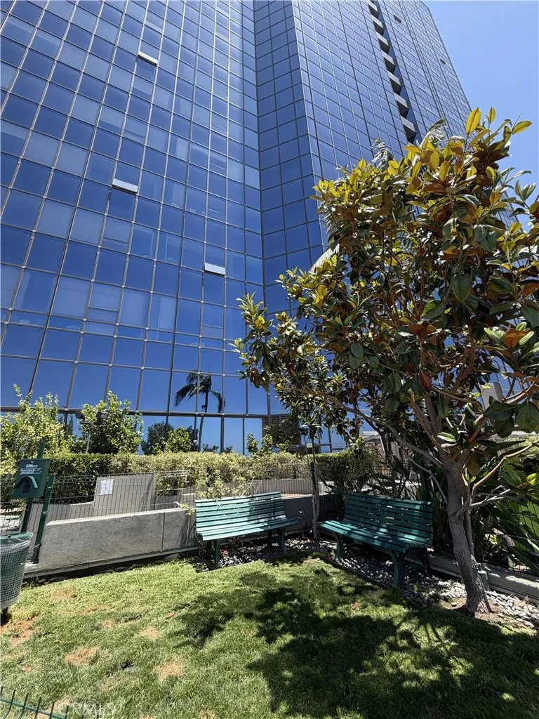 1100 Wilshire #2901 Los Angeles, CA 90017