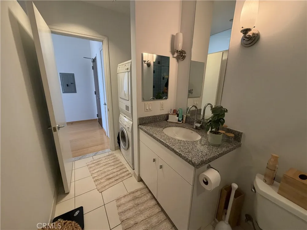 1100 Wilshire #2901 Los Angeles, CA 90017