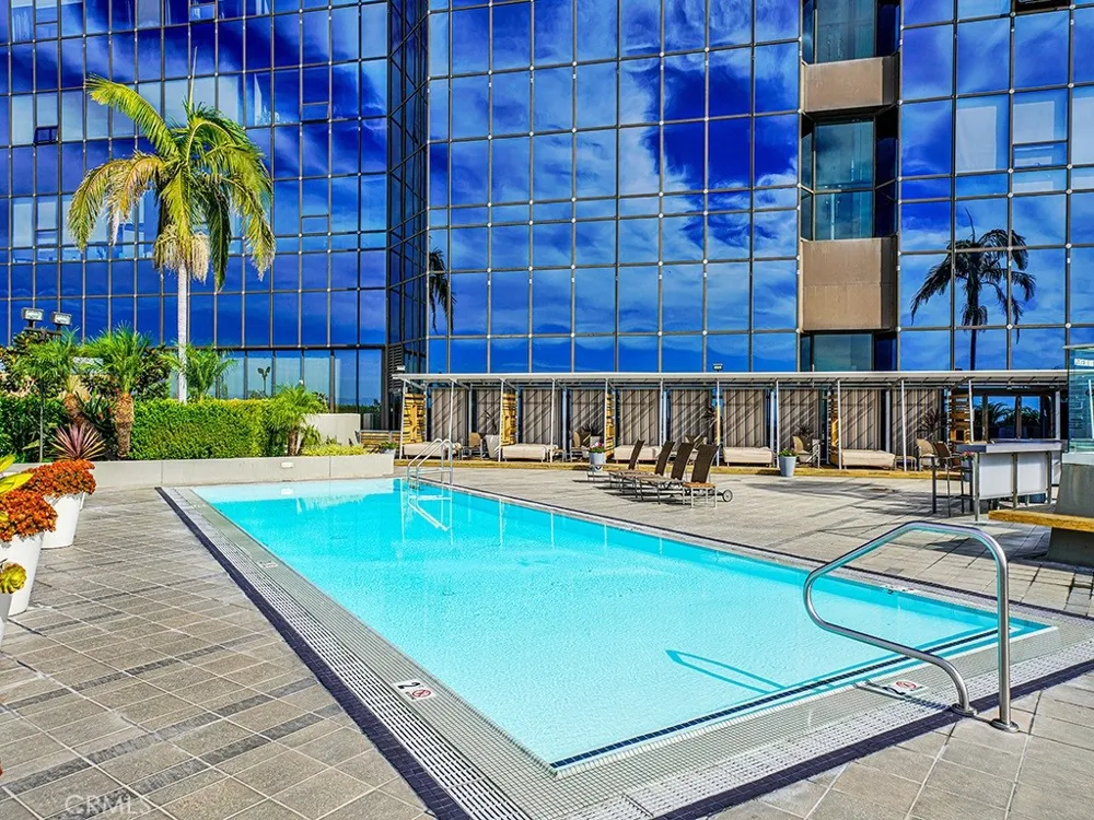 1100 Wilshire #2901 Los Angeles, CA 90017