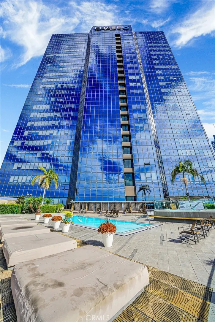 1100 Wilshire #2901 Los Angeles, CA 90017
