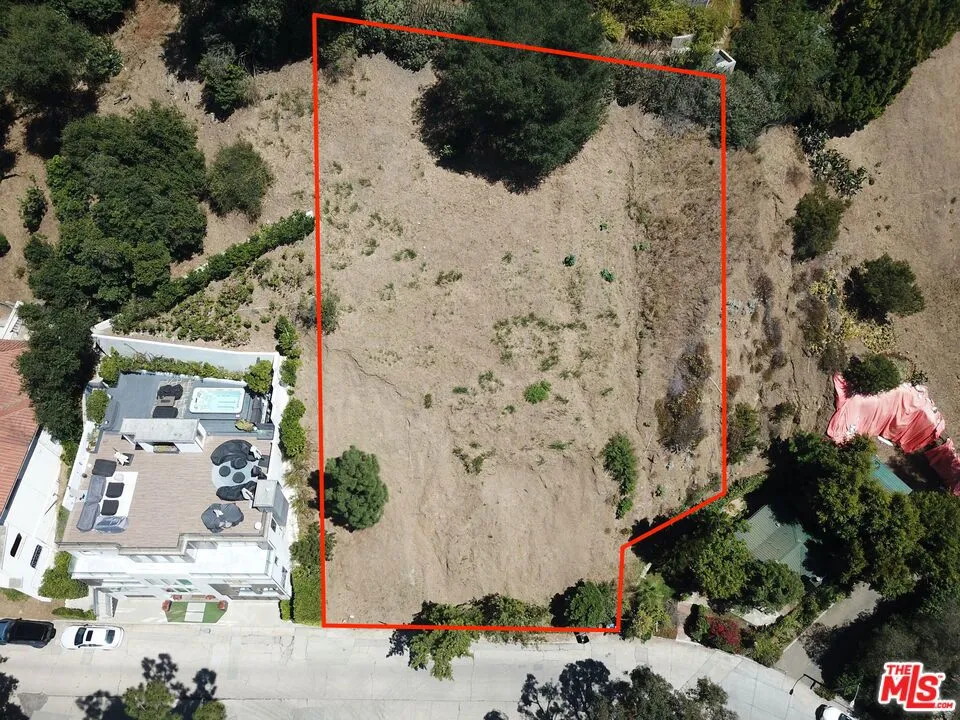 1422 Lindacrest Drive Beverly Hills, CA 90210