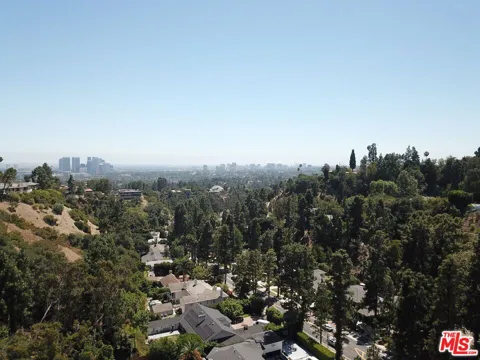 1422 Lindacrest Drive