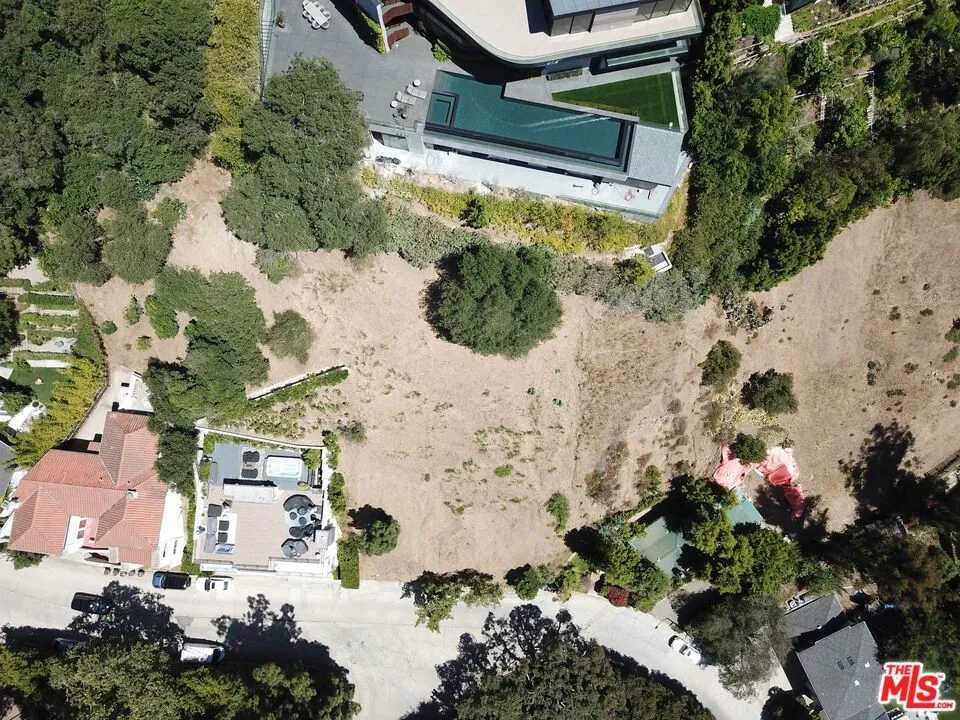 1422 Lindacrest Drive Beverly Hills, CA 90210