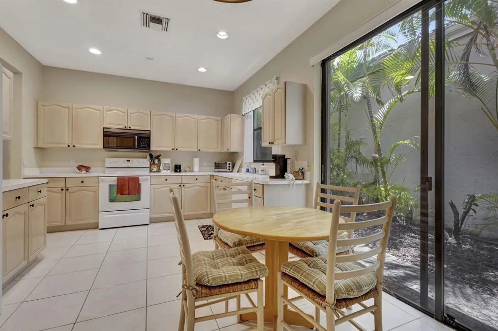 4528 Barclay Fair Way Lake Worth, FL 33449