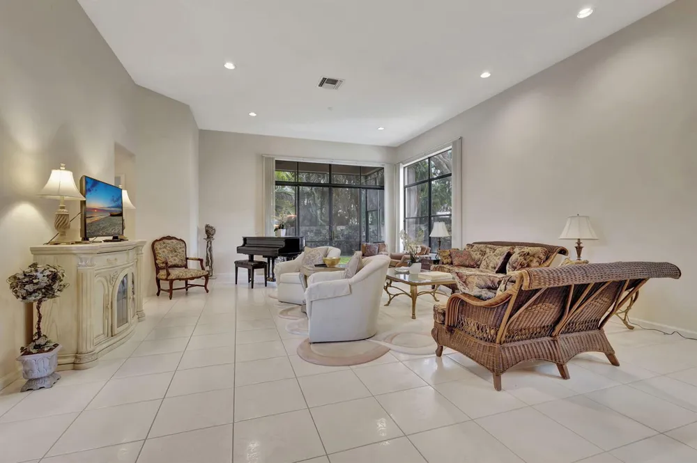 4528 Barclay Fair Way Lake Worth, FL 33449
