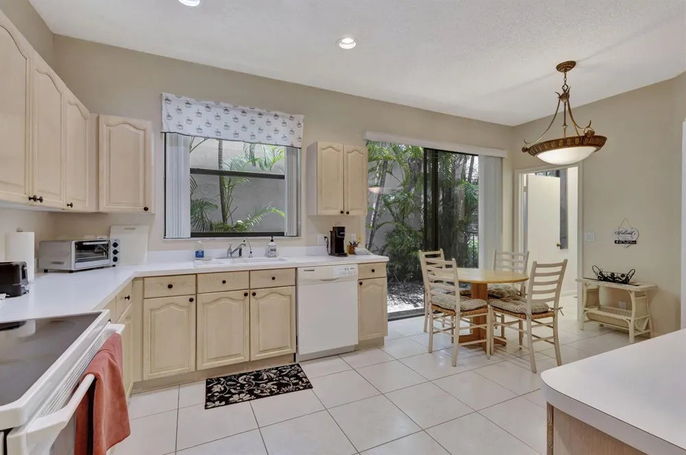 4528 Barclay Fair Way Lake Worth, FL 33449