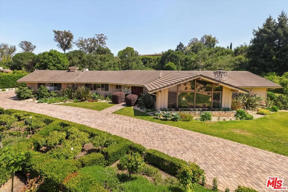 1163 Camino Viejo Road Santa Barbara, CA 93108