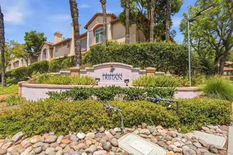 11354 Via Rancho San Diego #F