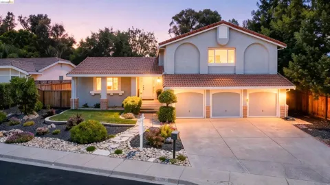 2704 Mohawk Cir