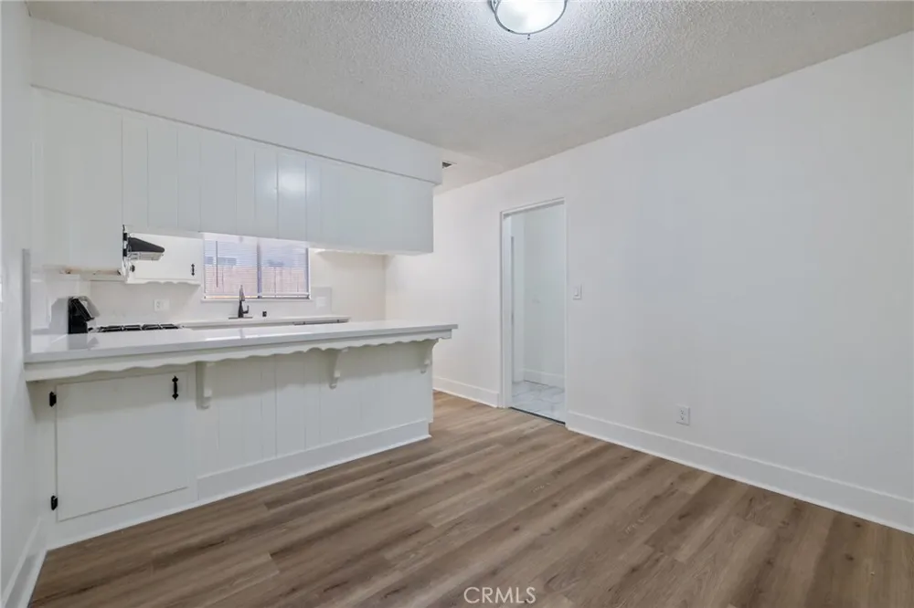 988 Laurel Lindsay, CA 93247