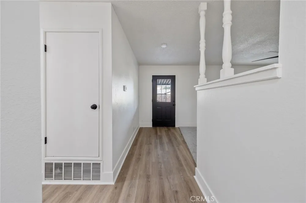 988 Laurel Lindsay, CA 93247