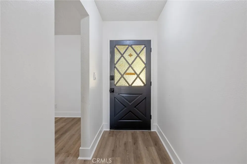 988 Laurel Lindsay, CA 93247