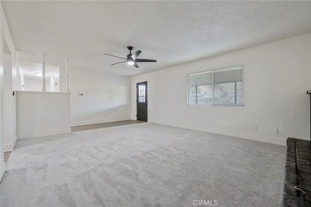 988 Laurel Lindsay, CA 93247