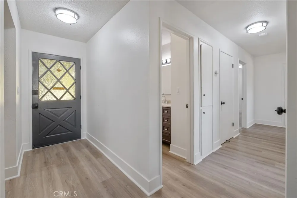 988 Laurel Lindsay, CA 93247