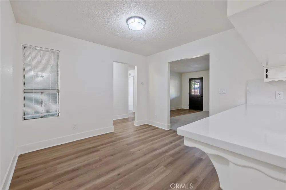 988 Laurel Lindsay, CA 93247
