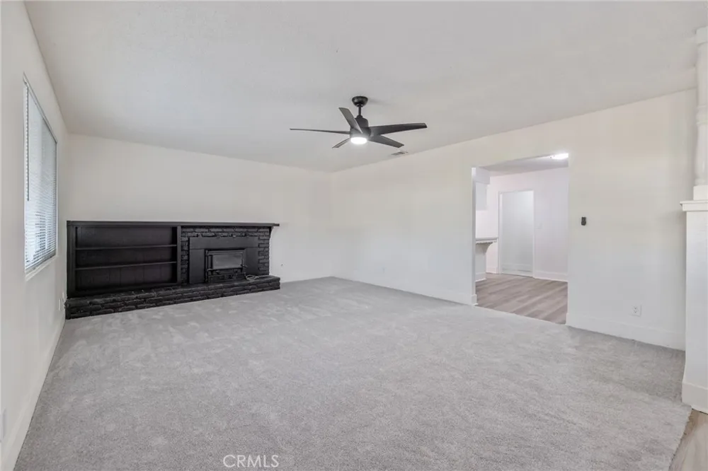 988 Laurel Lindsay, CA 93247