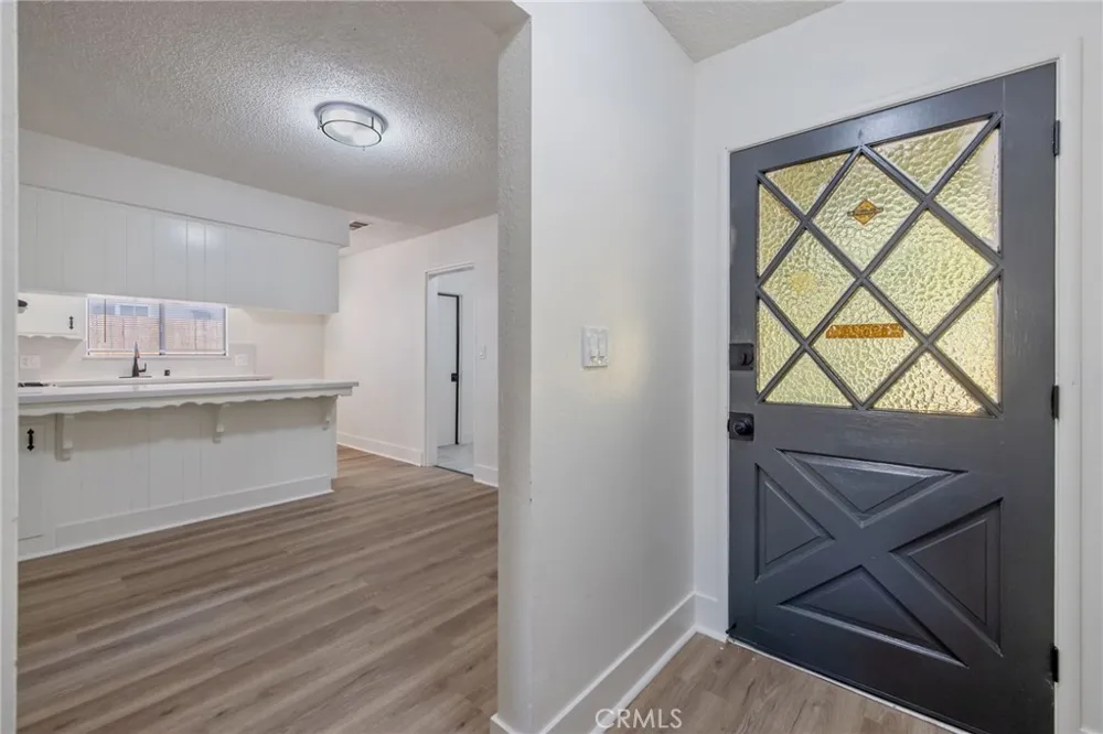 988 Laurel Lindsay, CA 93247