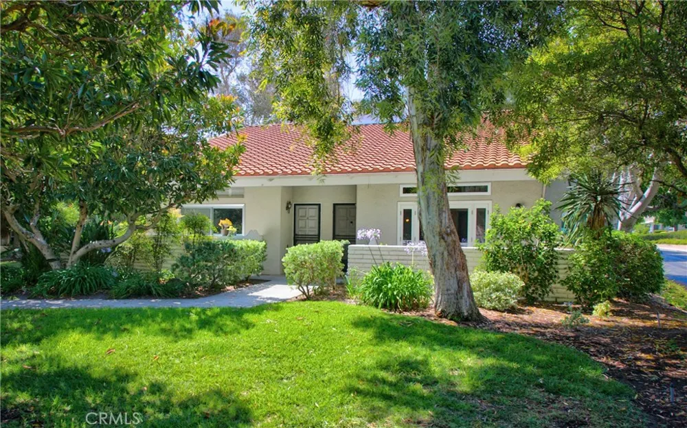 824 Via Alhambra #D Laguna Woods, CA 92637