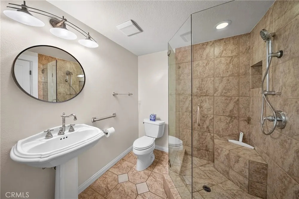 824 Via Alhambra #D Laguna Woods, CA 92637