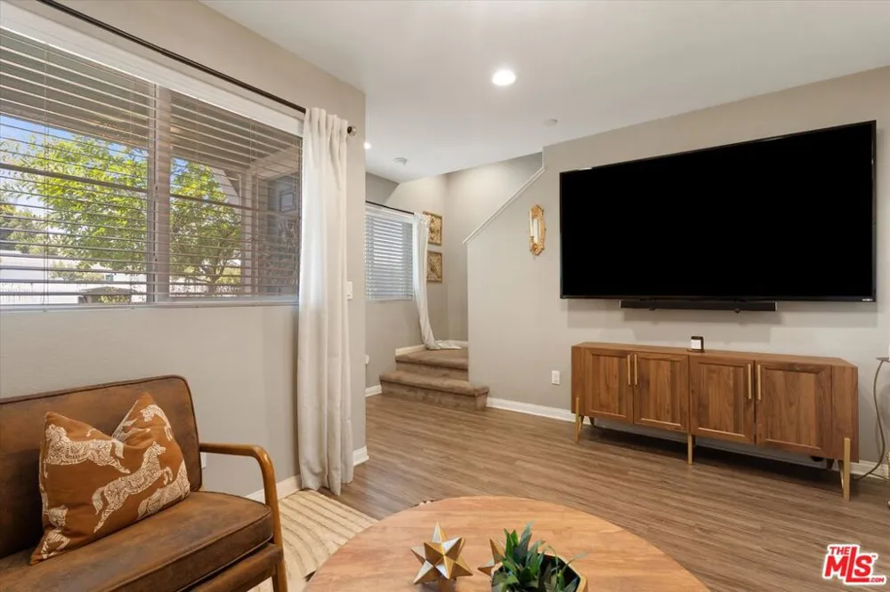 14860 Nordhoff Street Panorama City, CA 91402