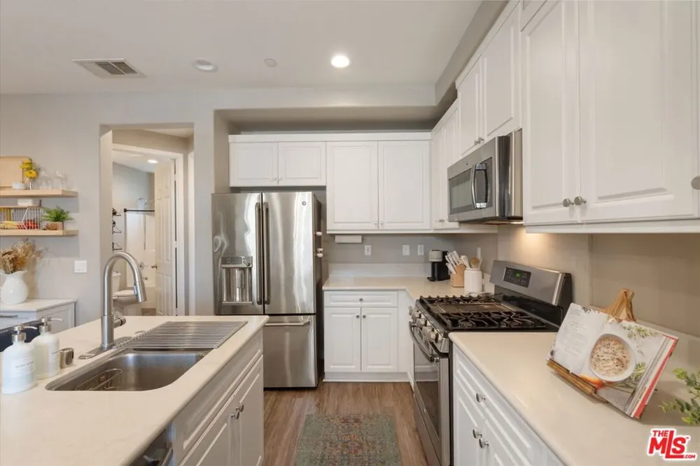 14860 Nordhoff Street Panorama City, CA 91402