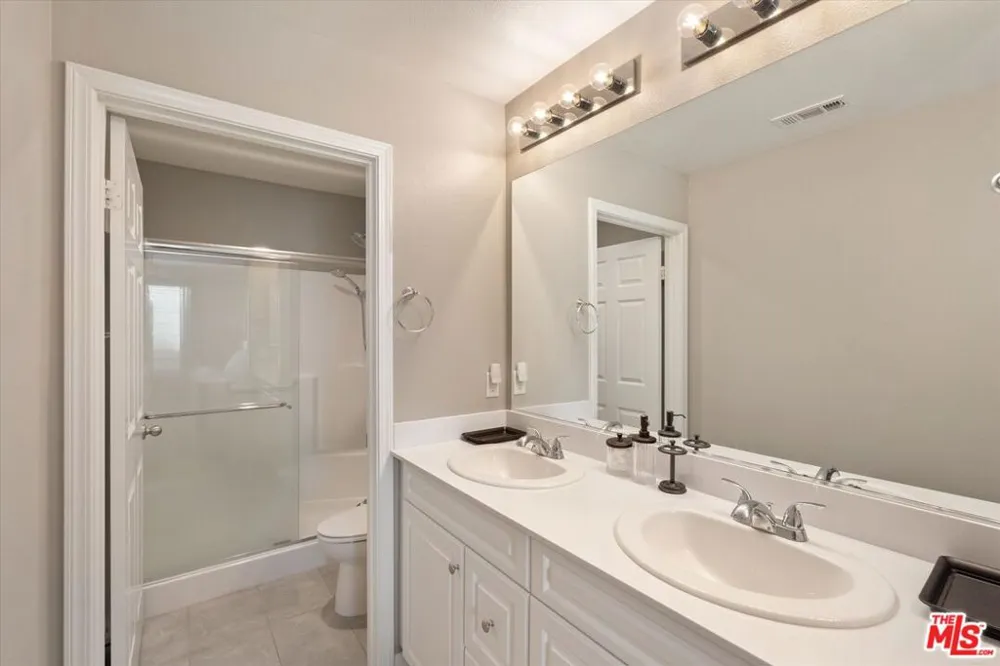 14860 Nordhoff Street Panorama City, CA 91402