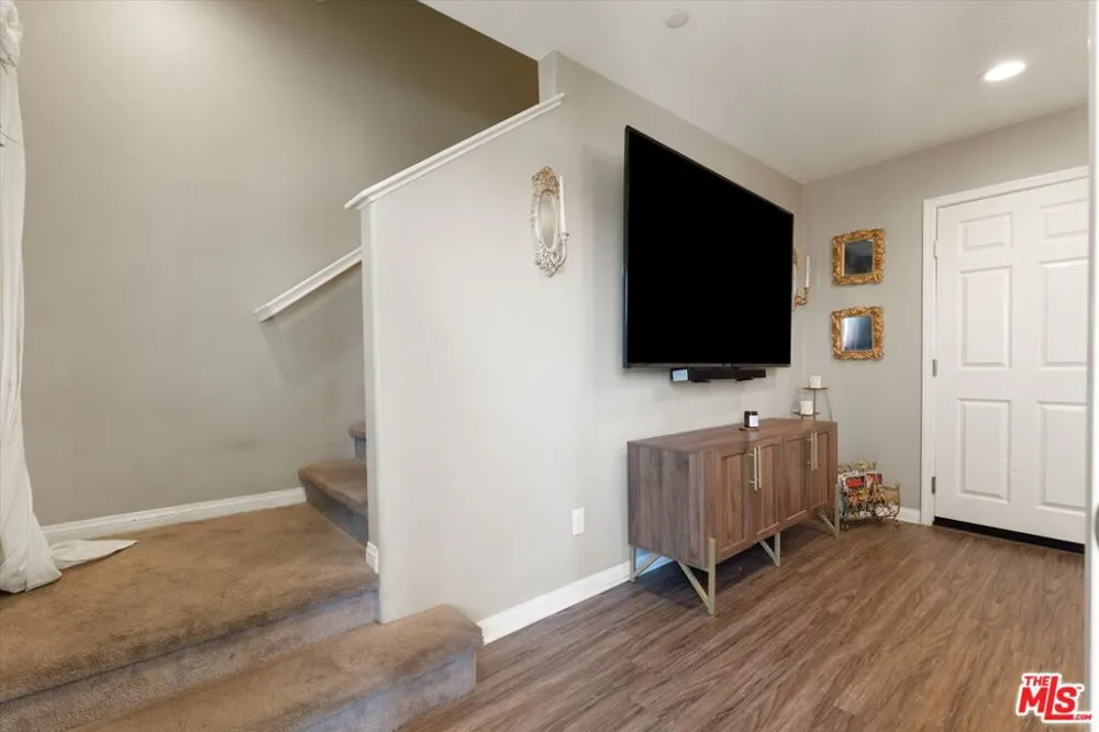 14860 Nordhoff Street Panorama City, CA 91402