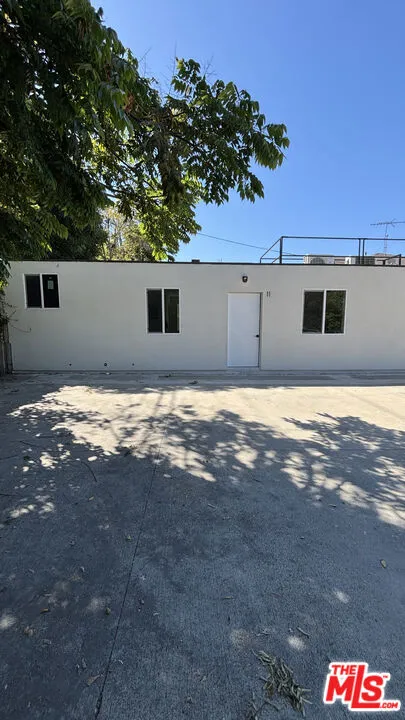 2437 Centinela Avenue #apt 11 Santa Monica, CA 90405