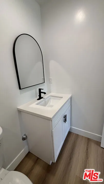 2437 Centinela Avenue #apt 11 Santa Monica, CA 90405