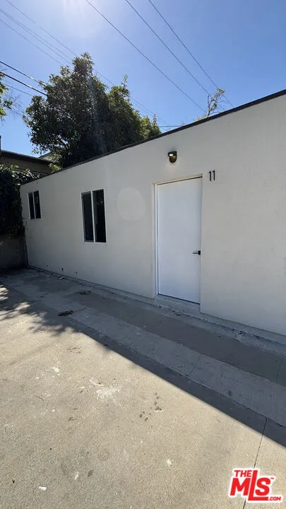 2437 Centinela Avenue #apt 11 Santa Monica, CA 90405